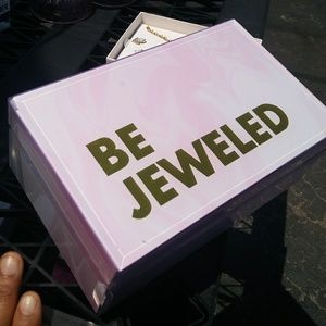 Jewelery box